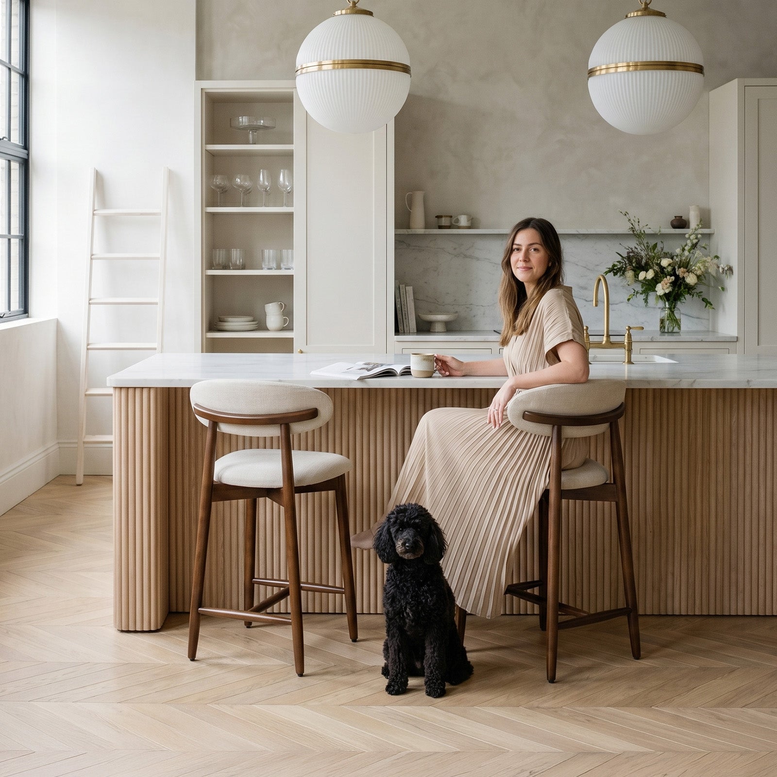 COLAMY ARLA Upholstered Wooden Scandi Minimalist Counter Height Bar Stool