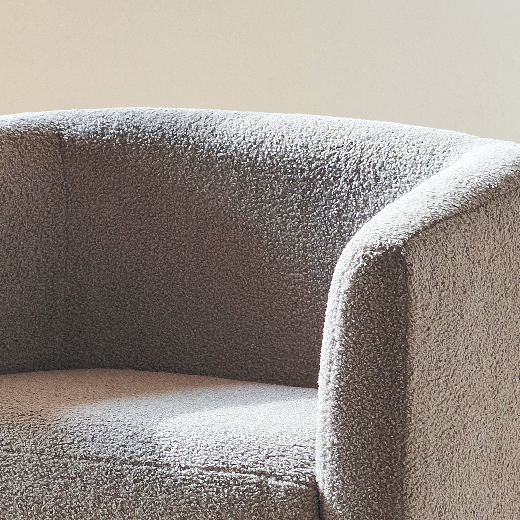 COLAMY NUIA Contemporary Minimalist Accent Chair