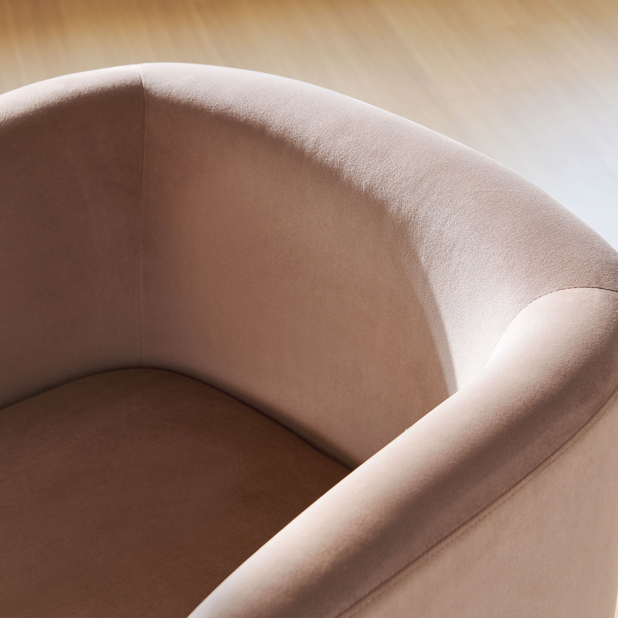 COLAMY NUIA Contemporary Minimalist Accent Chair