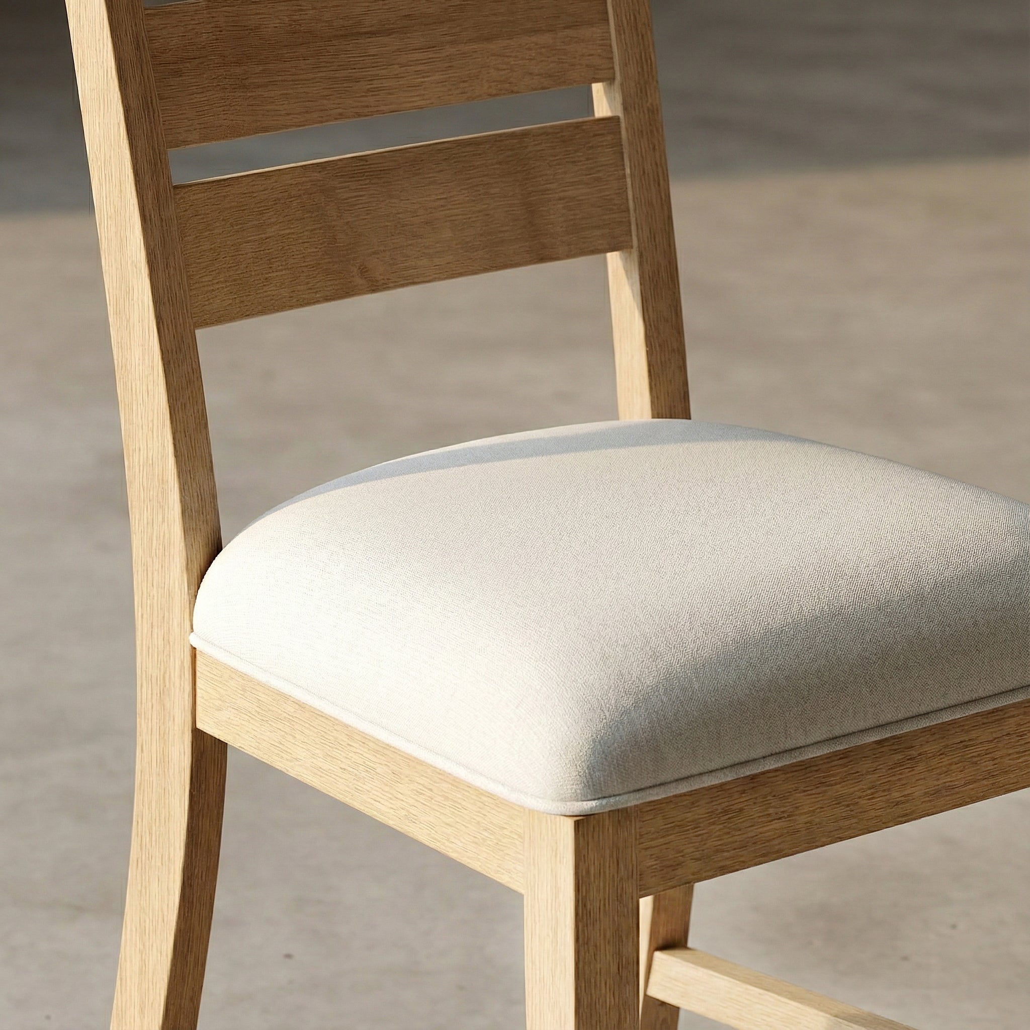 COLAMY SERA Solid Wood Comfort Dining Chair