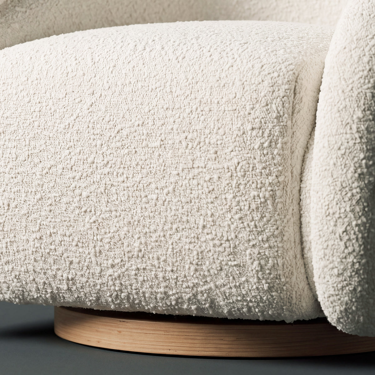 COLAMY AURA Sculpted Swivel Accent Chair