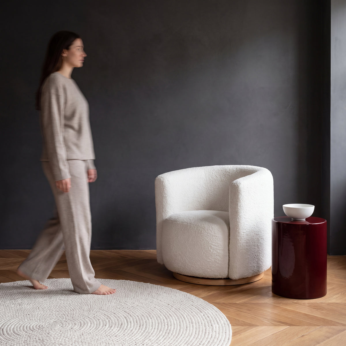 COLAMY AURA Oversized Cocoon Swivel Accent Chair