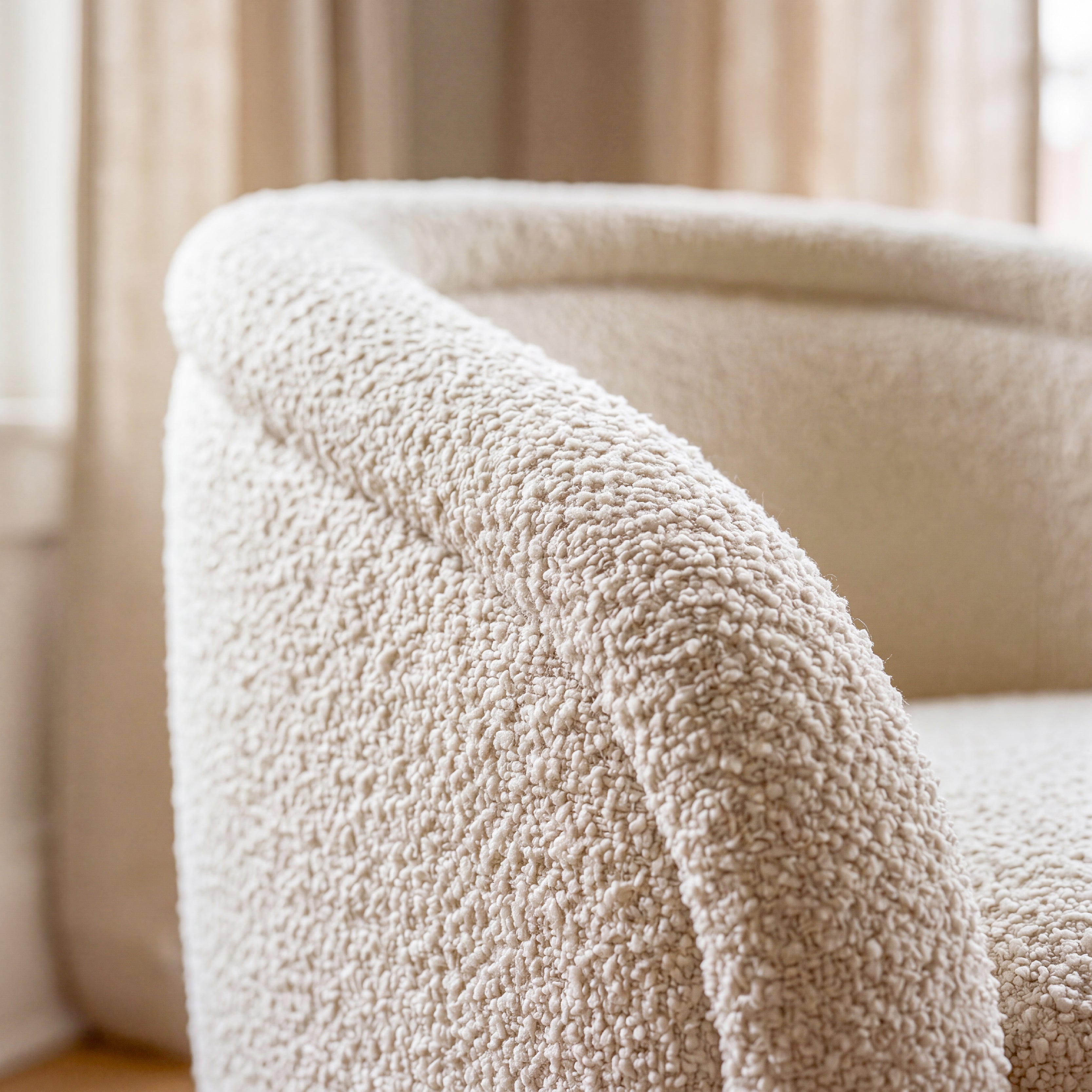COLAMY AURA Sculpted Swivel Accent Chair