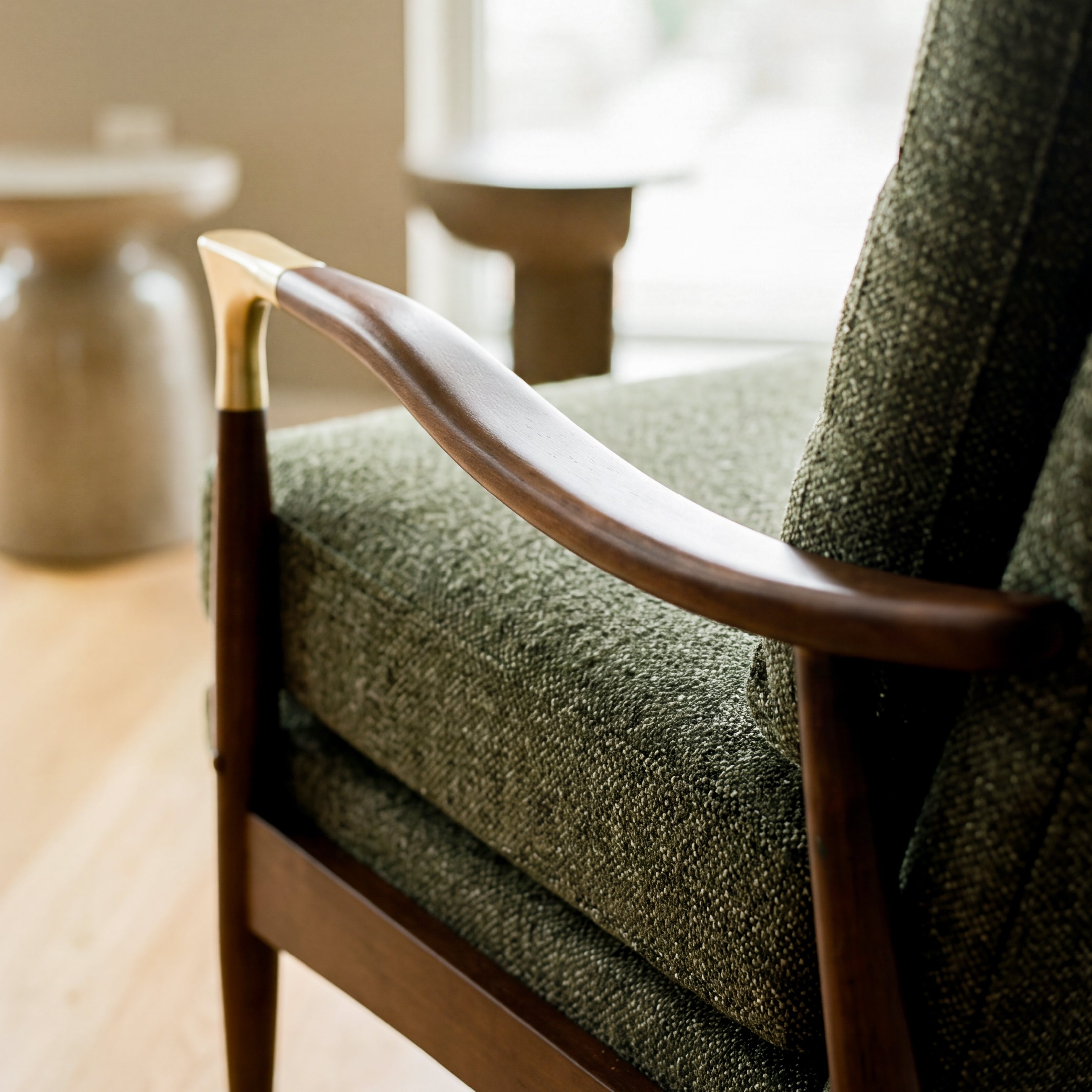 COLAMY SCULPTURA Mid-Century Upholstered Wood Frame Accent Chair