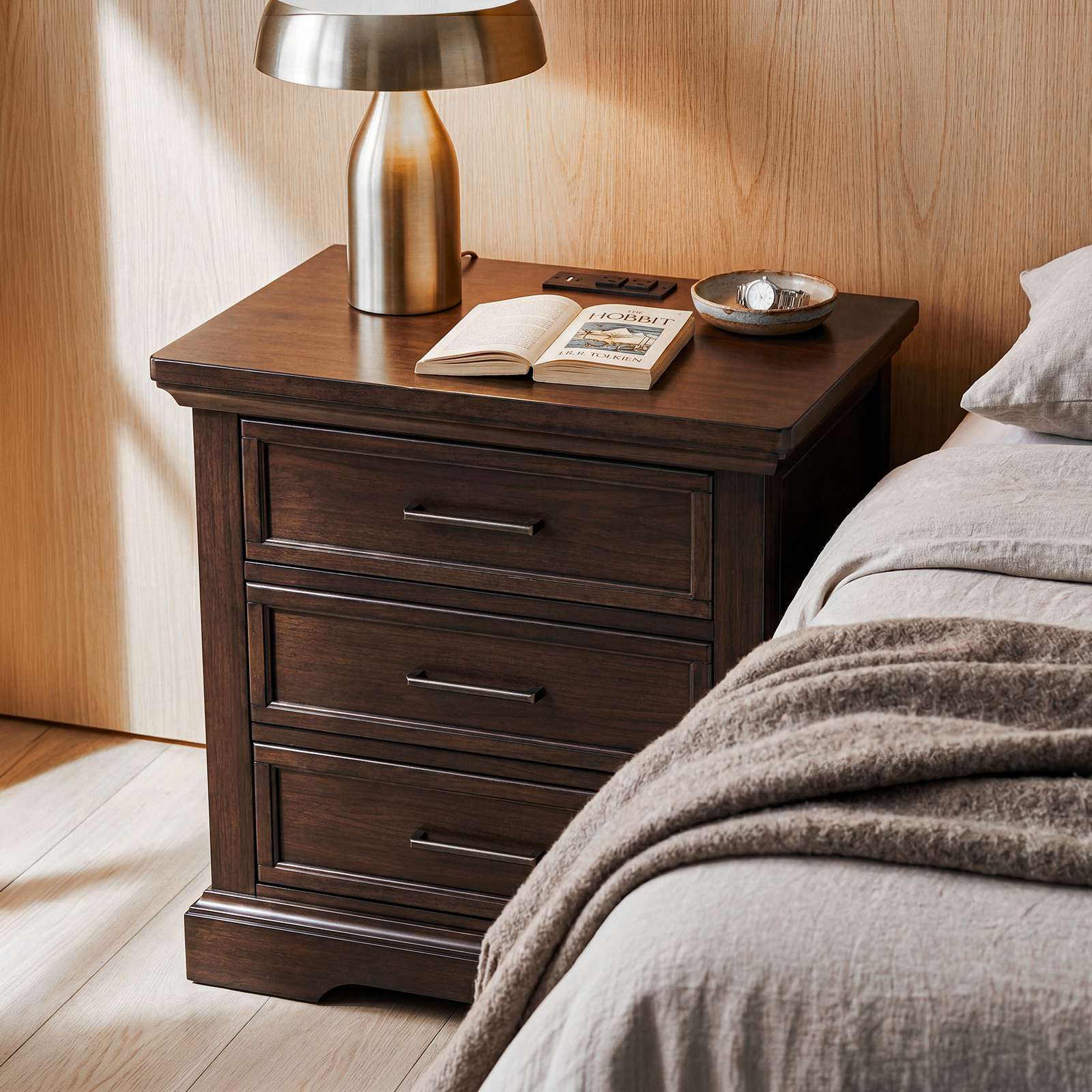 COLAMY HOLLIS 3-Drawer Vintage Nightstand
