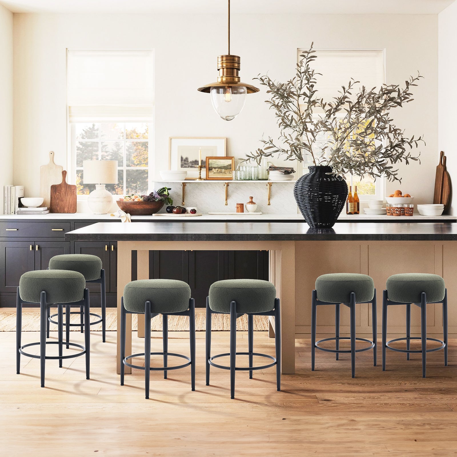 Round padded bar stools discount