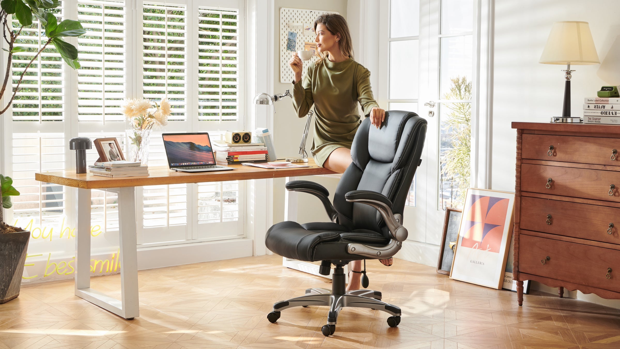 https://colamyhome.com/cdn/shop/files/COLAMY_OFFICE_CHAIR_BANNER.jpg?v=1704167153&width=2400