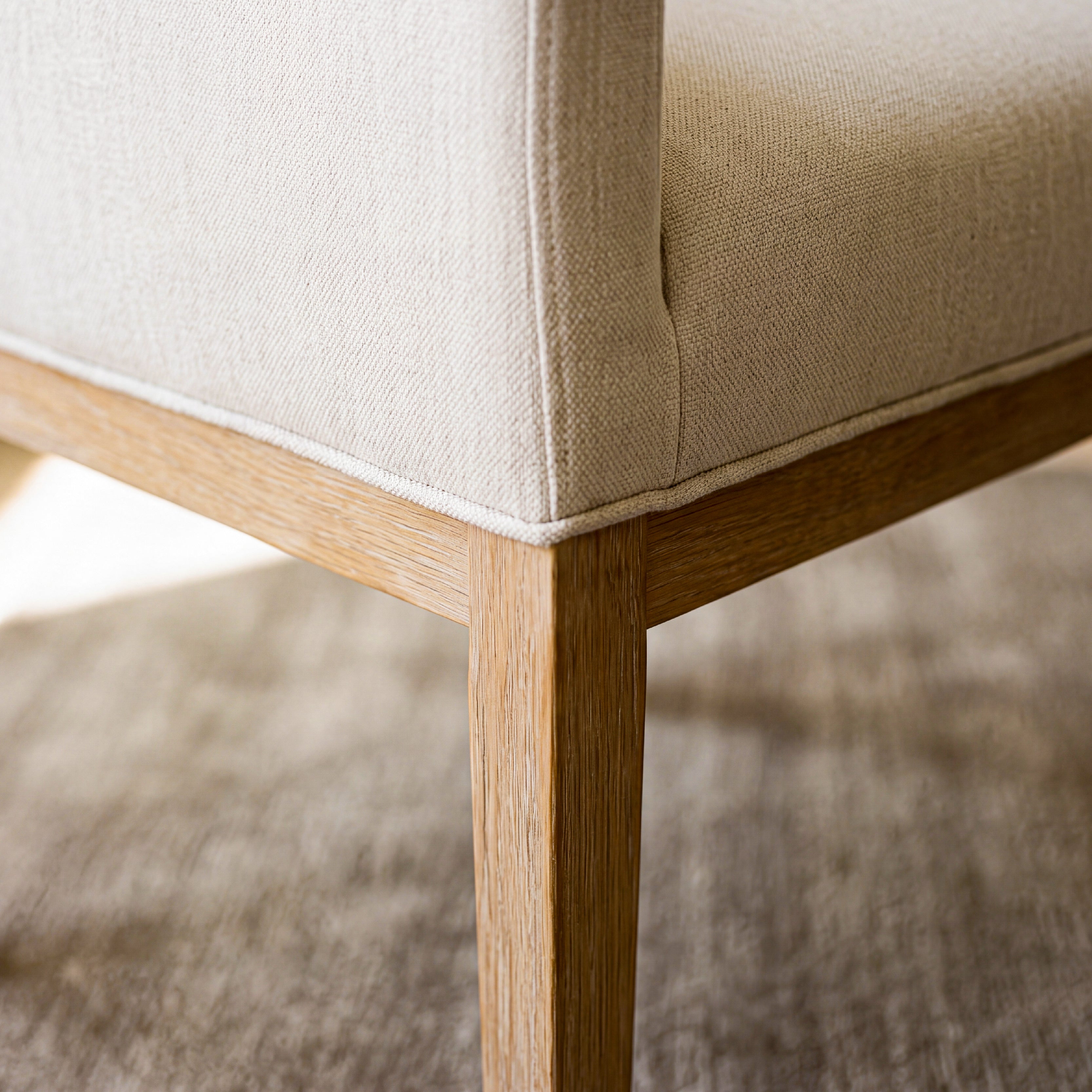 COLAMY ELVIA Upholstered Dining Chair with Arms – Solid Wood Frame