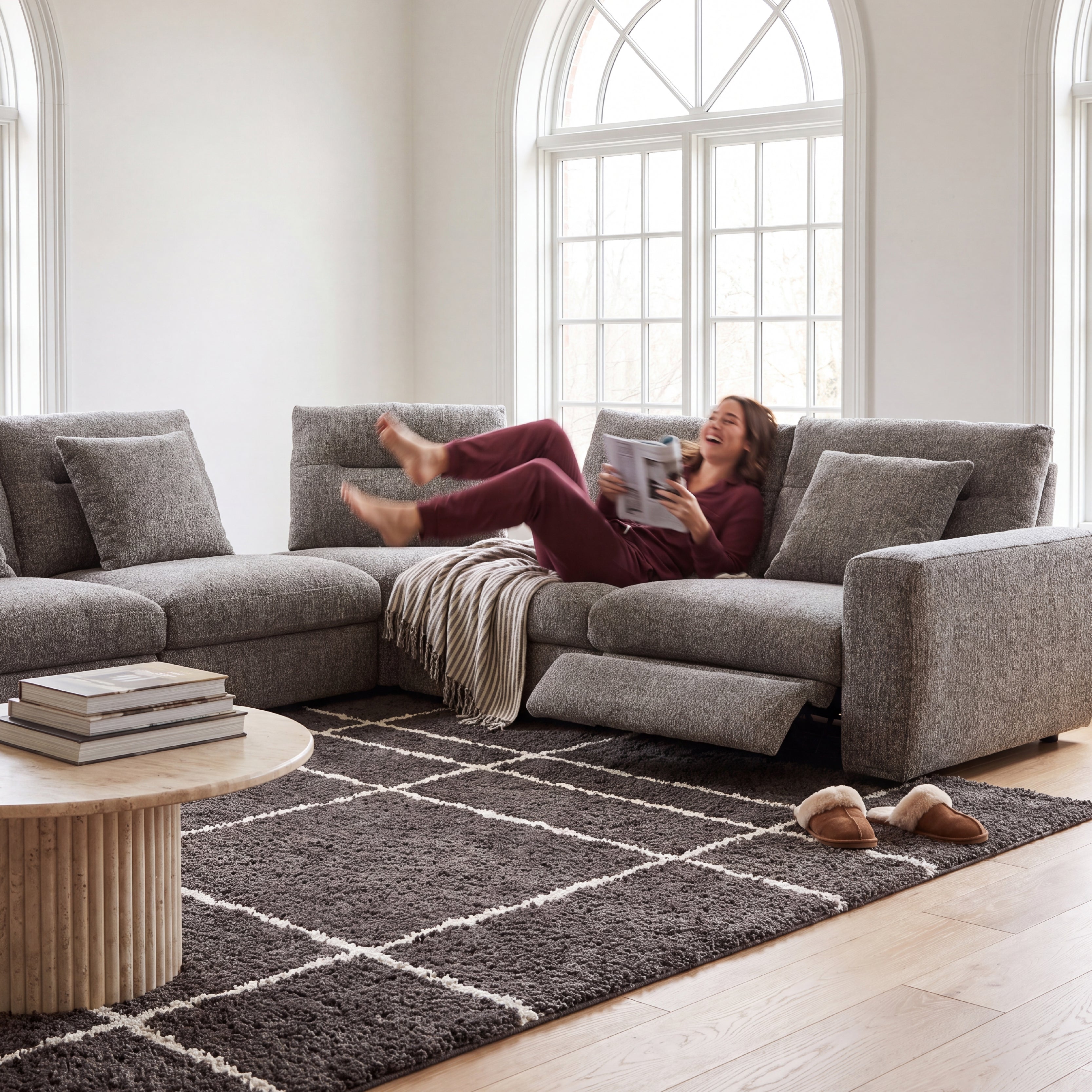COLAMY AUREN 5-Seat Modular Power Reclining Sofa